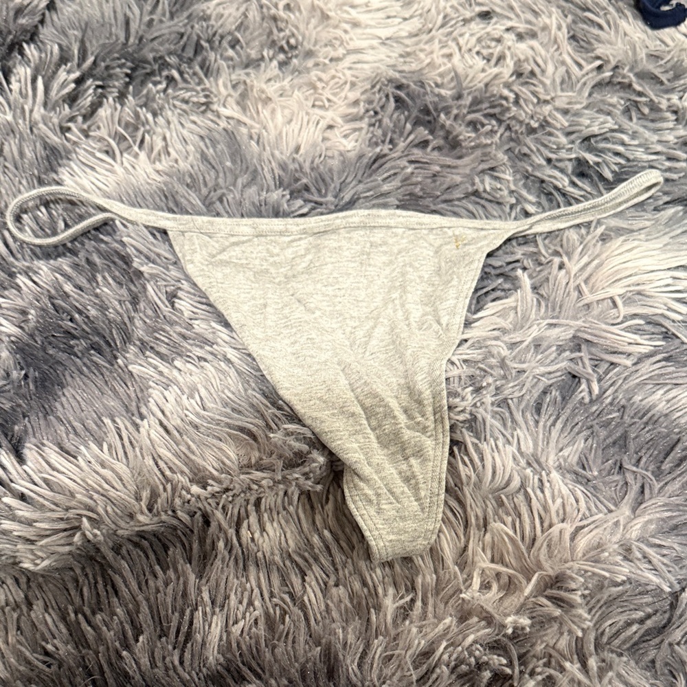 NWT Victoria's Secret Light Gray V string